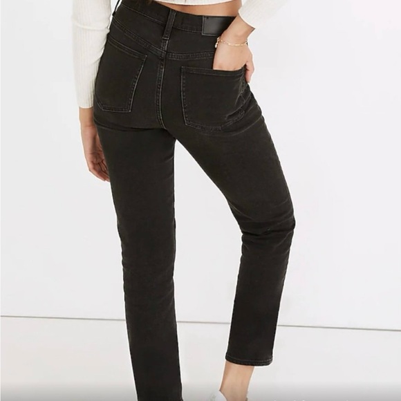 EUC Madewell Classic Straight in Lunar Wash Size US 26 (US 2, XS equivalent). - Picture 2 of 7